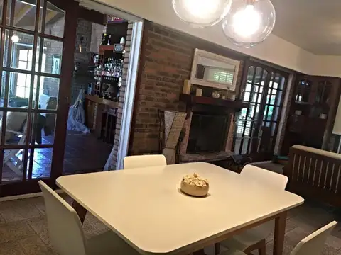 Casa 6 ambientes con 3 baños