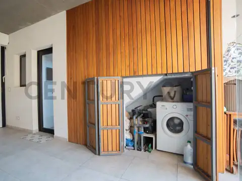 Depto Tipo Casa en Venta con 1 cocheras