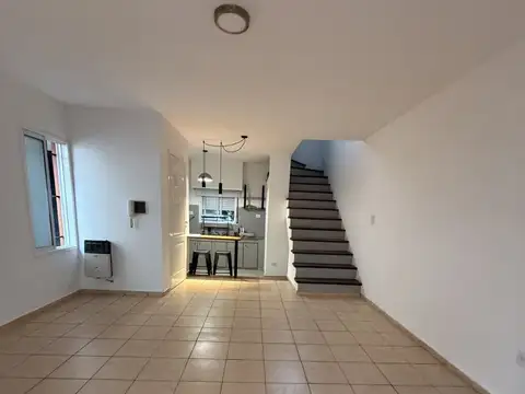 Depto Tipo Casa 3 ambientes con 2 baños