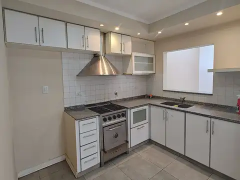 Casa en Alquiler con 1 cochera