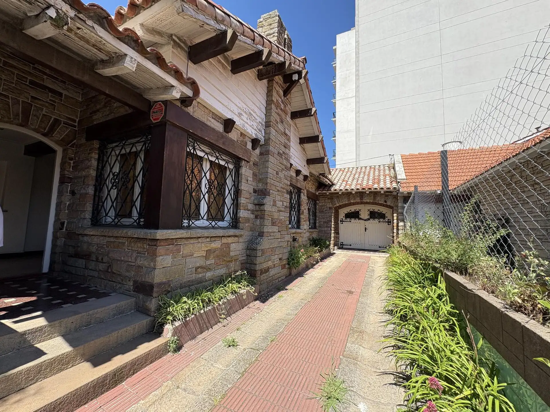 Chalet apto uso profesional en Macrocentro de la Ciudad