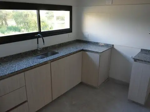 Casa 3 ambientes con 2 baños