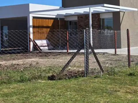 Casa en Venta en Loma Verde, USD 195.000