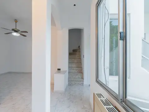 Venta PH 3/4 Ambientes con Terraza Propia en Villa Pueyrredón – Sin Expensas