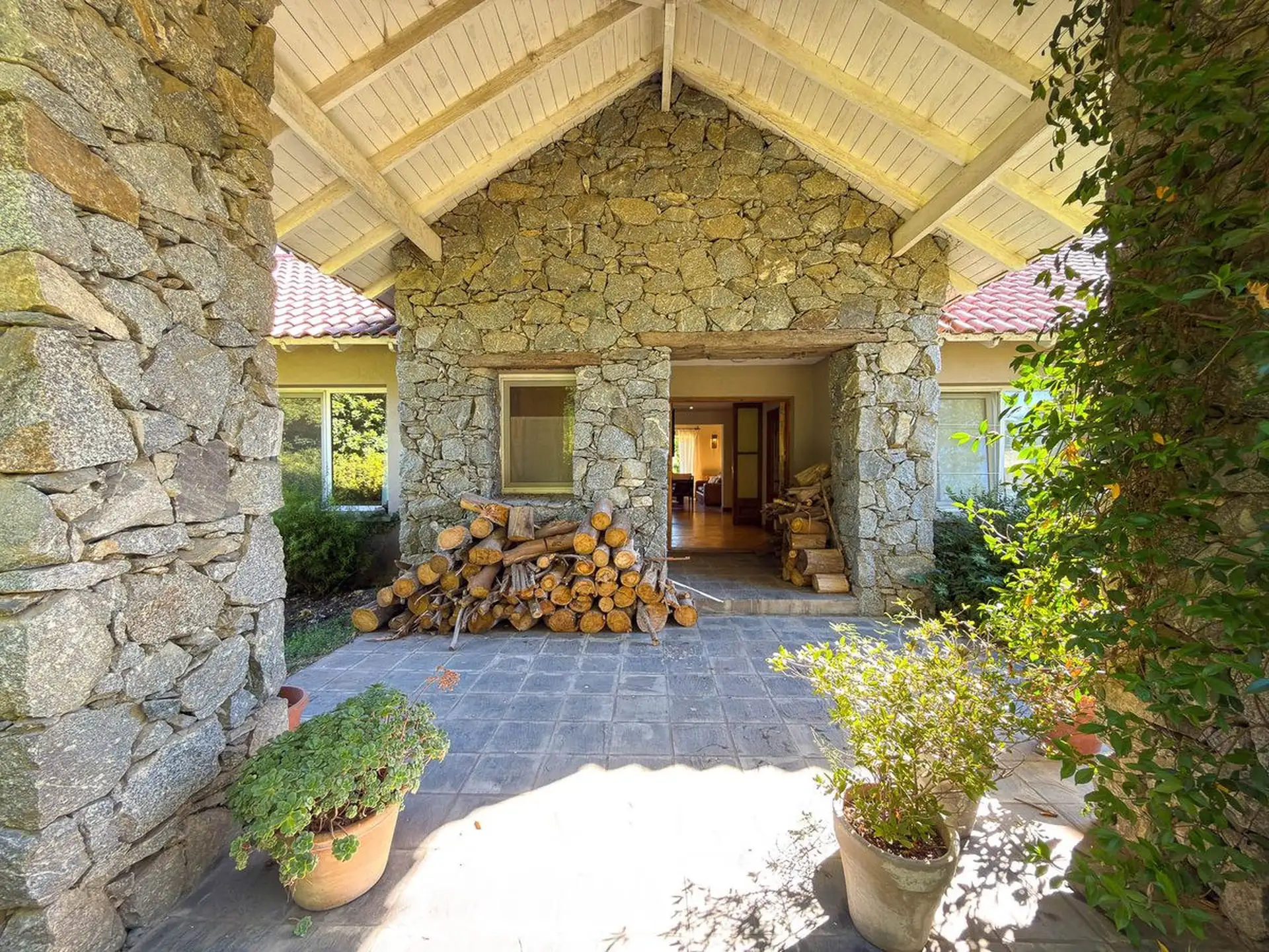 Casa 5 amb, 330m² con pileta — Barrio Golf