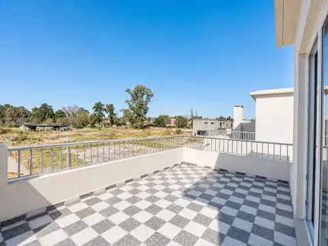 Casa 3 amb. jardín, parrilla y cochera Pilar