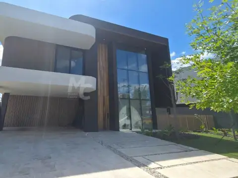 Casa en Venta de 5 dormitorios