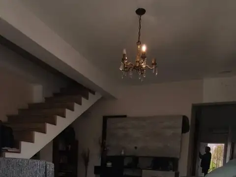 Casa en Venta con 5 cocheras
