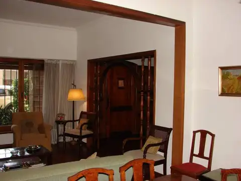 Casa en Venta con 3 cocheras