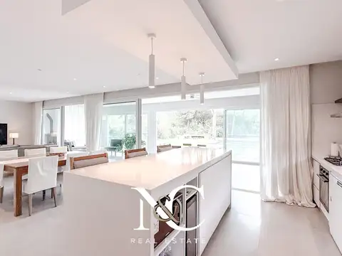 Casa en Venta con 1 cochera