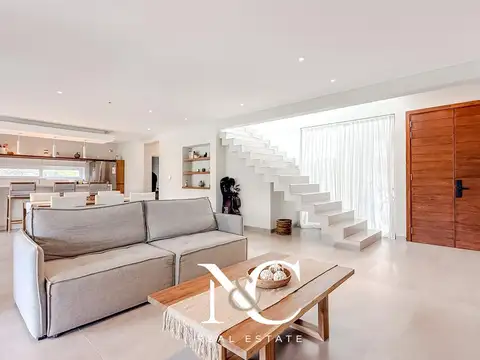 Casa 5 ambientes con 3 baños