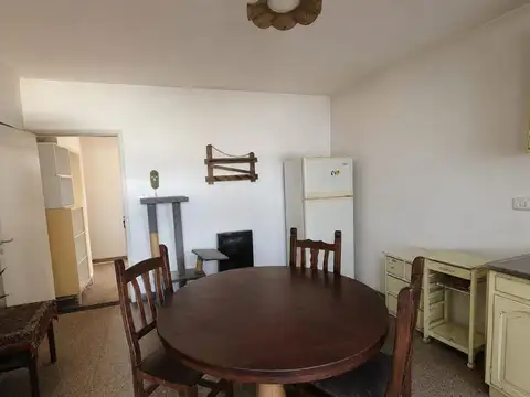 Casa 5 ambientes con 1 baño