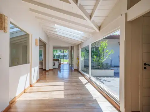 Monseñor Calcagno al 700, San Isidro