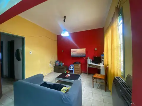 Casa 3 ambientes con 1 baño