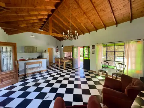 Casa 3 ambientes con 1 baño