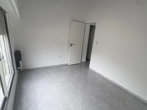 CASA EN ALQUILER - ROLDAN