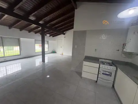 CASA EN ALQUILER - ROLDAN
