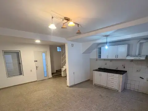 Depto Tipo Casa 3 ambientes con 1 baño