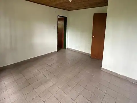 Casa 3 ambientes con 1 baño