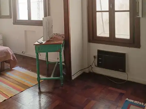 3 De Febrero 1900, Piso 1