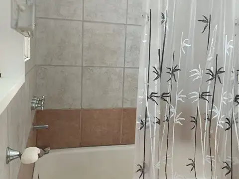 3 De Febrero 1900, Piso 1