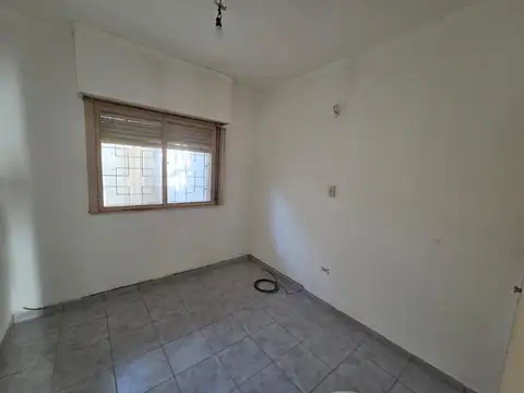 Depto Tipo Casa en Alquiler con 1 cocheras