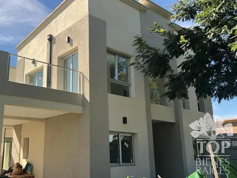 Avenida de los lagos 100