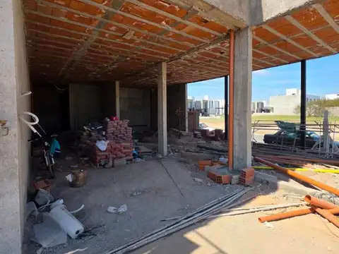 MANANTIALES ll-LOCAL 127m2 EN ALQUILER - IDEAL GASTRONOMICO