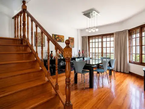 Casa en Venta con 2 cocheras