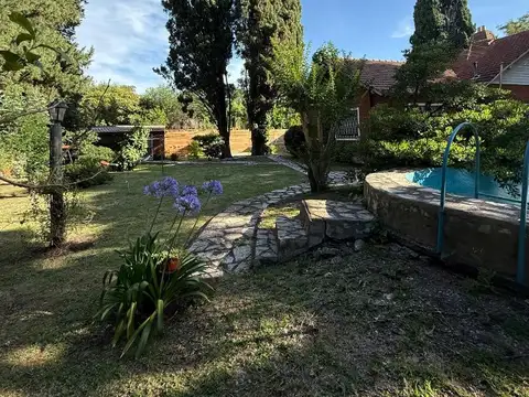 Casa en Venta con 4 cocheras