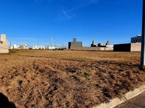 Lote en Valle Cercano – Ideal para inversión en Zona Sur!