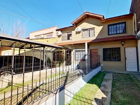 VENTA DUPLEX 3 AMB C/JARDIN y COCHERA