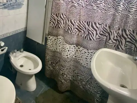 Venta casa 4 ambientes, Villa La Florida, Quilmes.