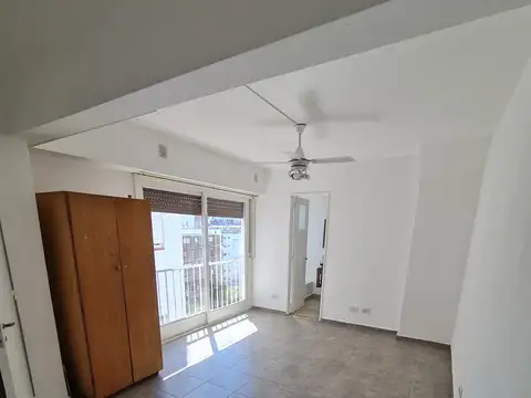 Ambiente Grande Con Mucha Luz Natural, Sanchez De Bustamente 731