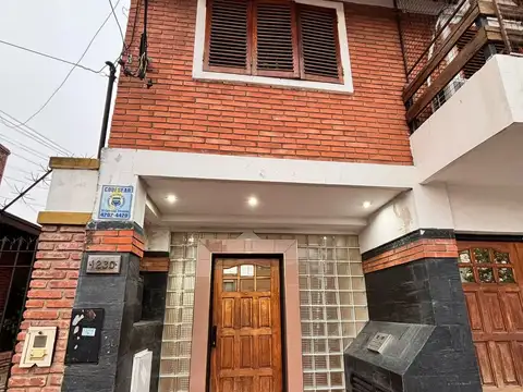DUPLEX  INTERNO  DE  3 AMBIENTES IMPECABLE   BERNAL OESTE