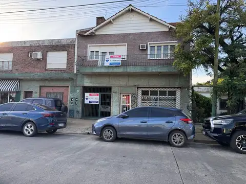 CASA 4 AMBIENTES VENTA JOSE MARMOL LOCAL Y GARAJE