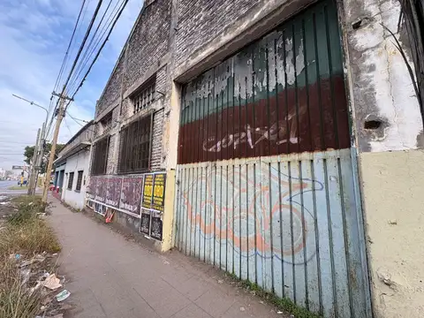 GALPÓN EN VENTA 370m C/SALIDA A 2 CALLES F. VARELA