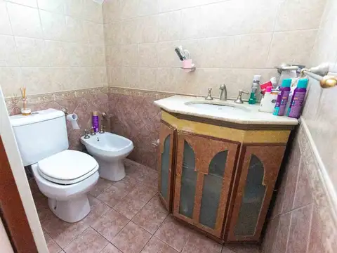 CASA VENTA  10x47m FONDO PISCINA QUINCHO