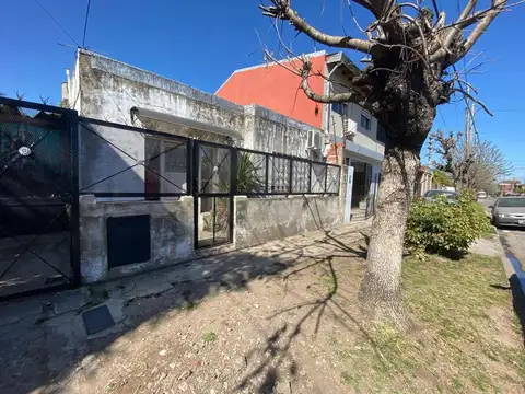 CASA EN VENTA - Morón