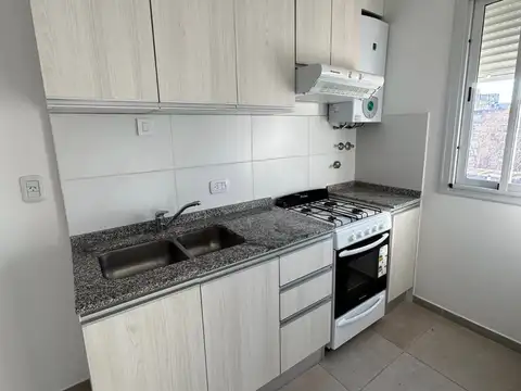 Departamento en Alquiler en Republica De La Sexta, $ 360.000