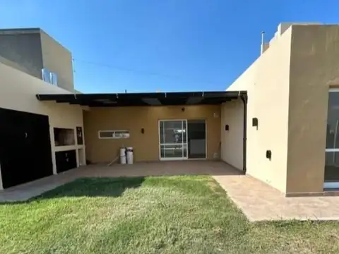 Casa en venta de 2 dormitorios en Tierra de sueños 3 - Rolda