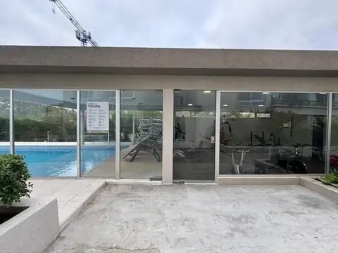 Departamento 2 ambientes con balcon y parrilla propia.