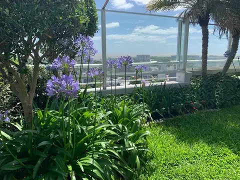 Departamento en Venta con 3 cocheras