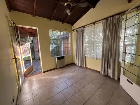 Casa 4 ambientes con 1 baño