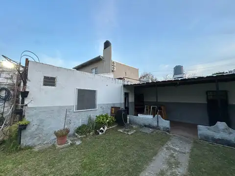 CASA A REFACCIONAR 3 DORMITORIOS TERRENO Y PILETA