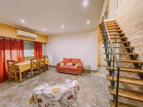Depto Tipo Casa en Venta de 5 ambientes