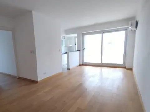 VENTA EXCELENTE DEPARTAMENTO 3 AMBIENTES - BALCON Y PATIO - 2 COCHERAS FIJAS - FULL AMENITIES