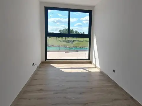 Casa en Venta en El Cantón - Barrio Golf, USD 350.000