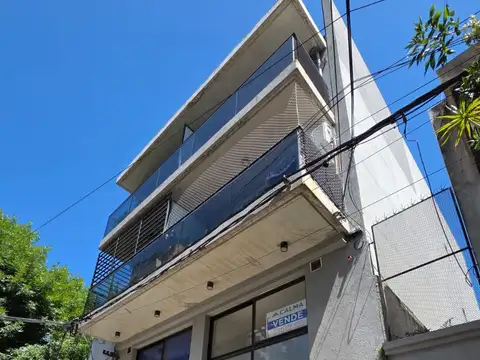 Monoambiente. Semi Estrenar. Patio. Terraza. Excelente.