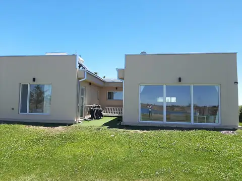 Casa en Villa Tenis Club Mari Menuco